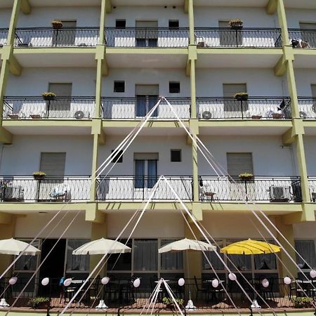 Hotel Niagara Cesenatico Exterior foto