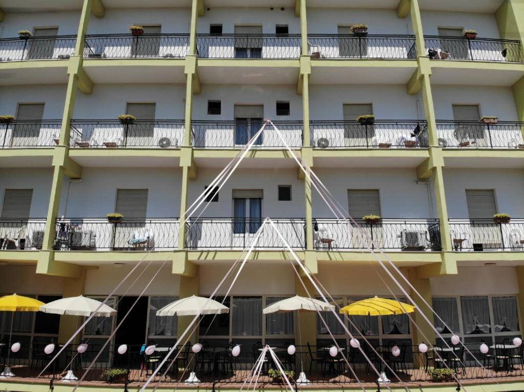 Hotel Niagara Cesenatico Exterior foto