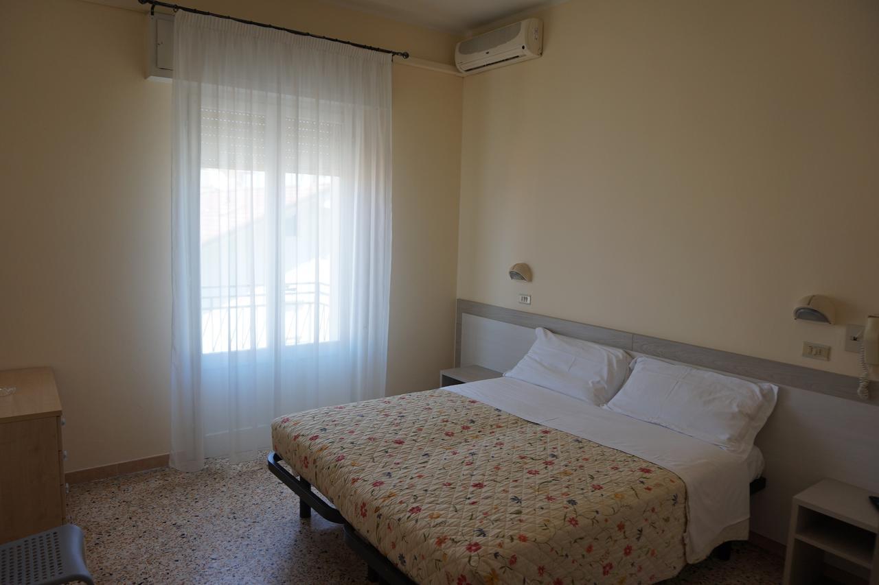Hotel Niagara Cesenatico Exterior foto
